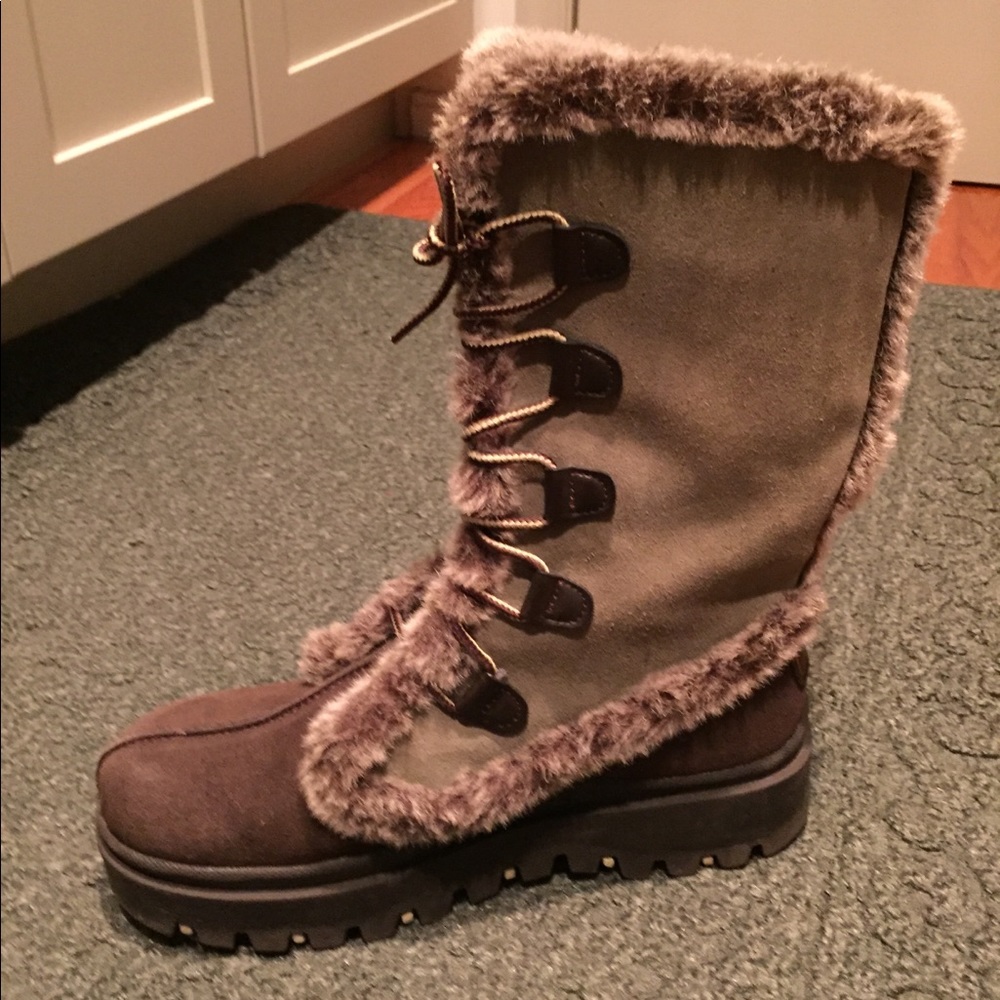 Women’s sketchers winter boot